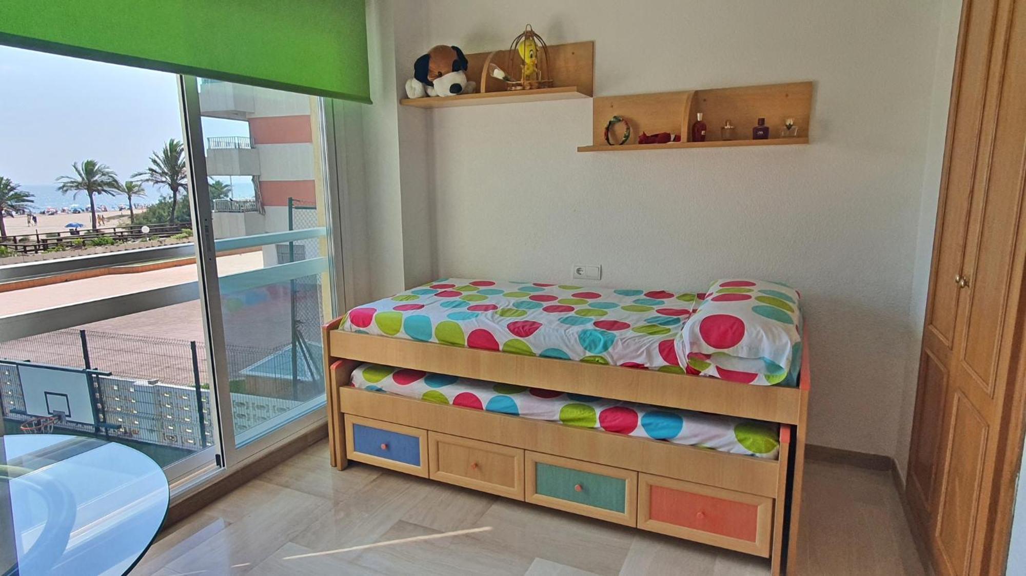 Aigua Blava Primera Linea - Alquiler Solo Familias Playa de Gandia Екстериор снимка