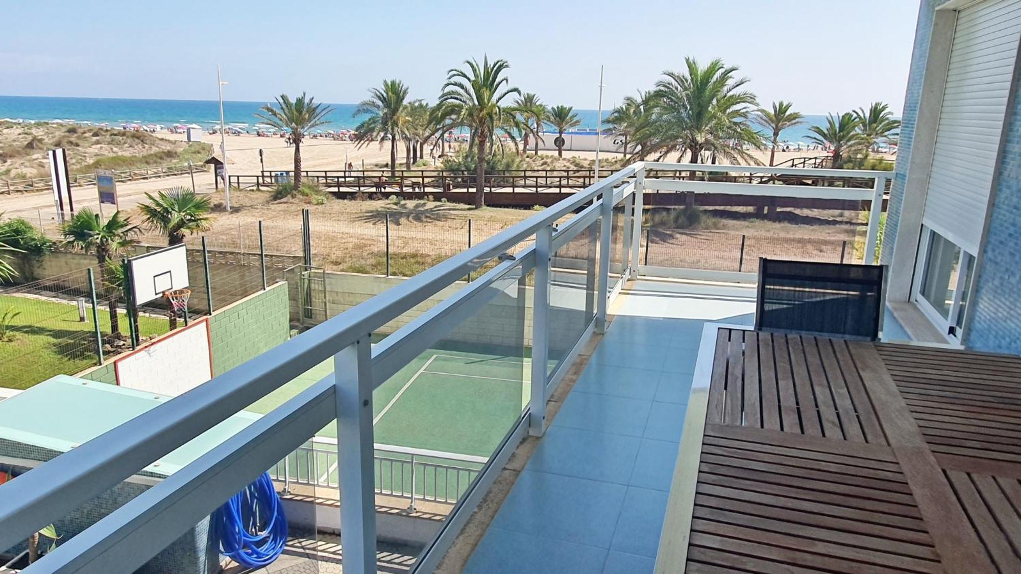 Aigua Blava Primera Linea - Alquiler Solo Familias Playa de Gandia Екстериор снимка