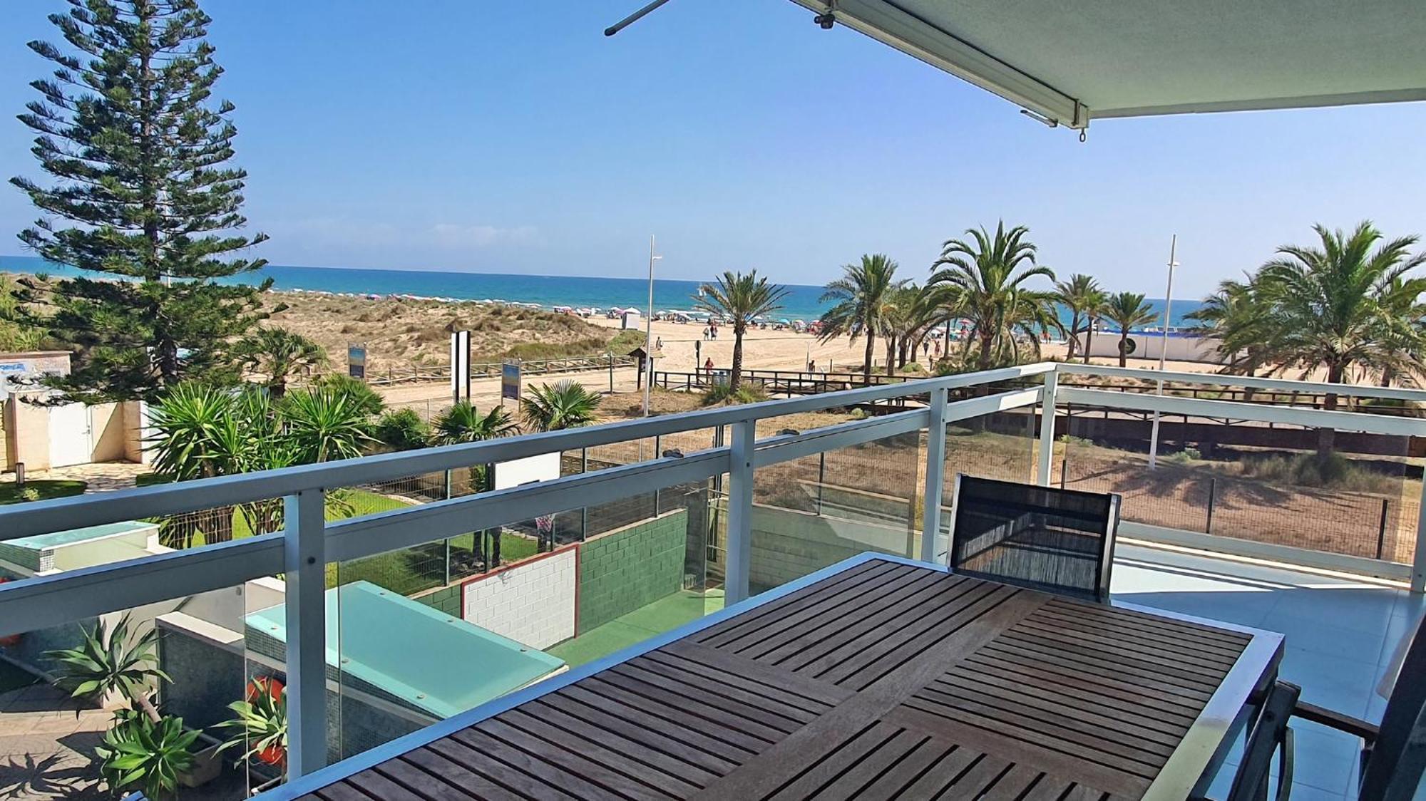 Aigua Blava Primera Linea - Alquiler Solo Familias Playa de Gandia Екстериор снимка