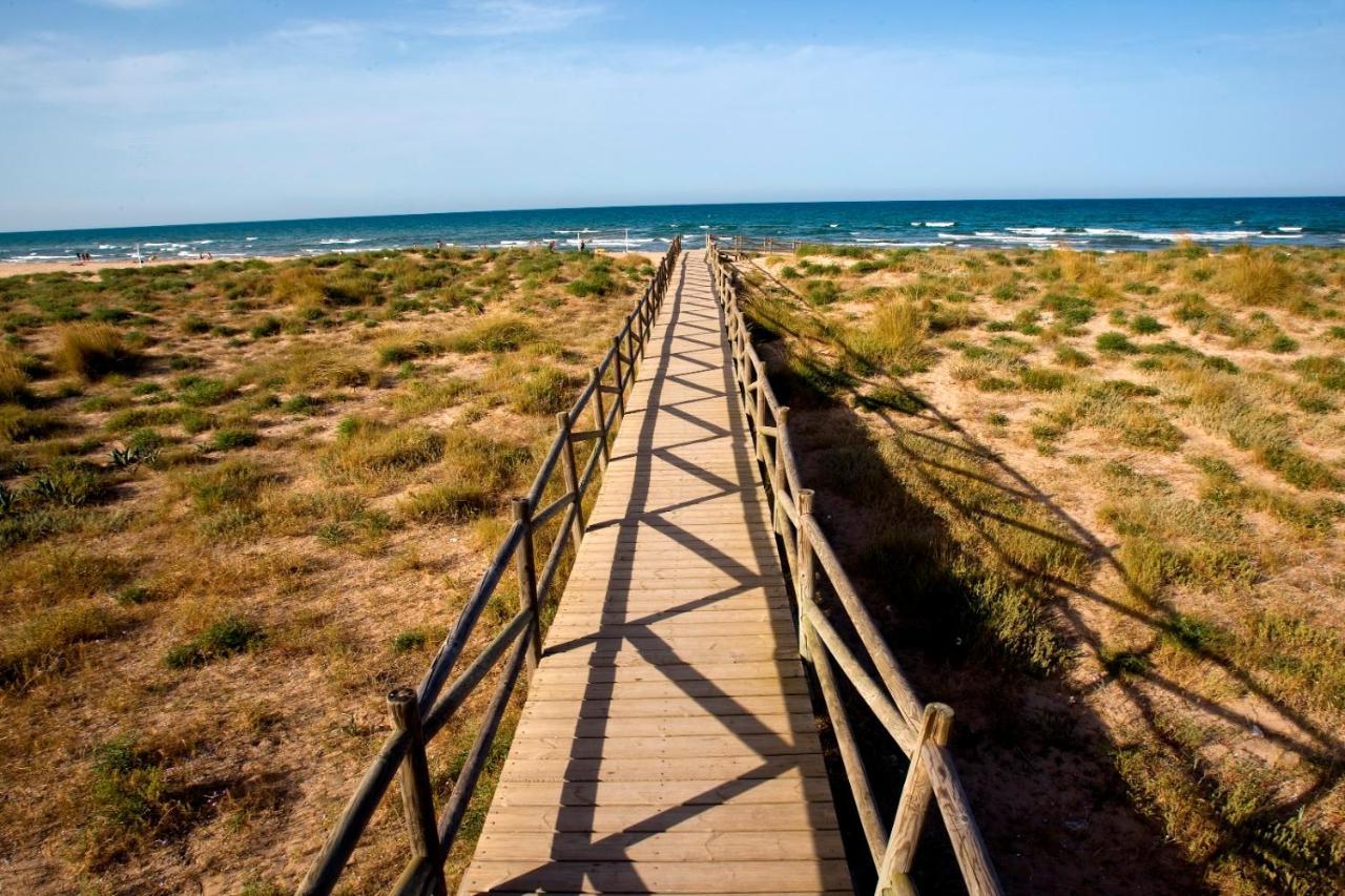 Aigua Blava Primera Linea - Alquiler Solo Familias Playa de Gandia Екстериор снимка