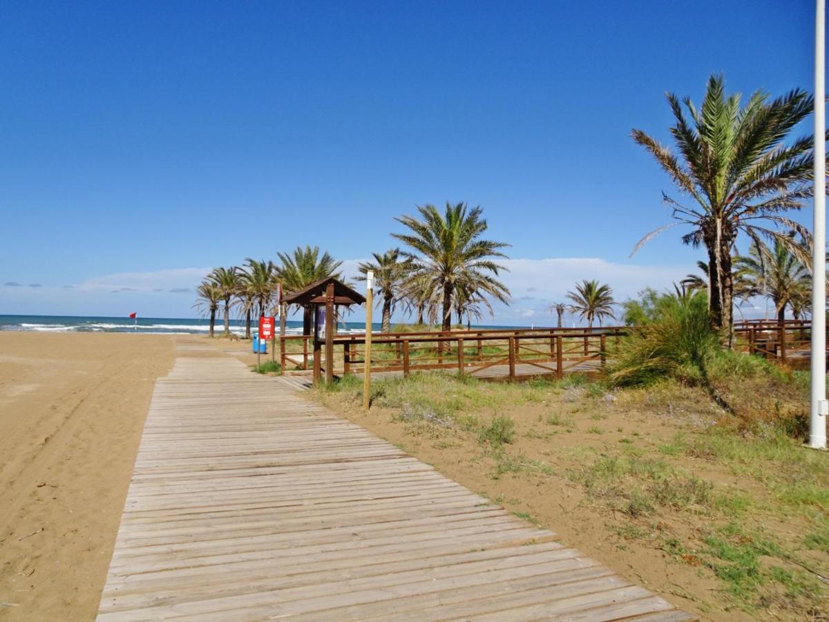 Aigua Blava Primera Linea - Alquiler Solo Familias Playa de Gandia Екстериор снимка