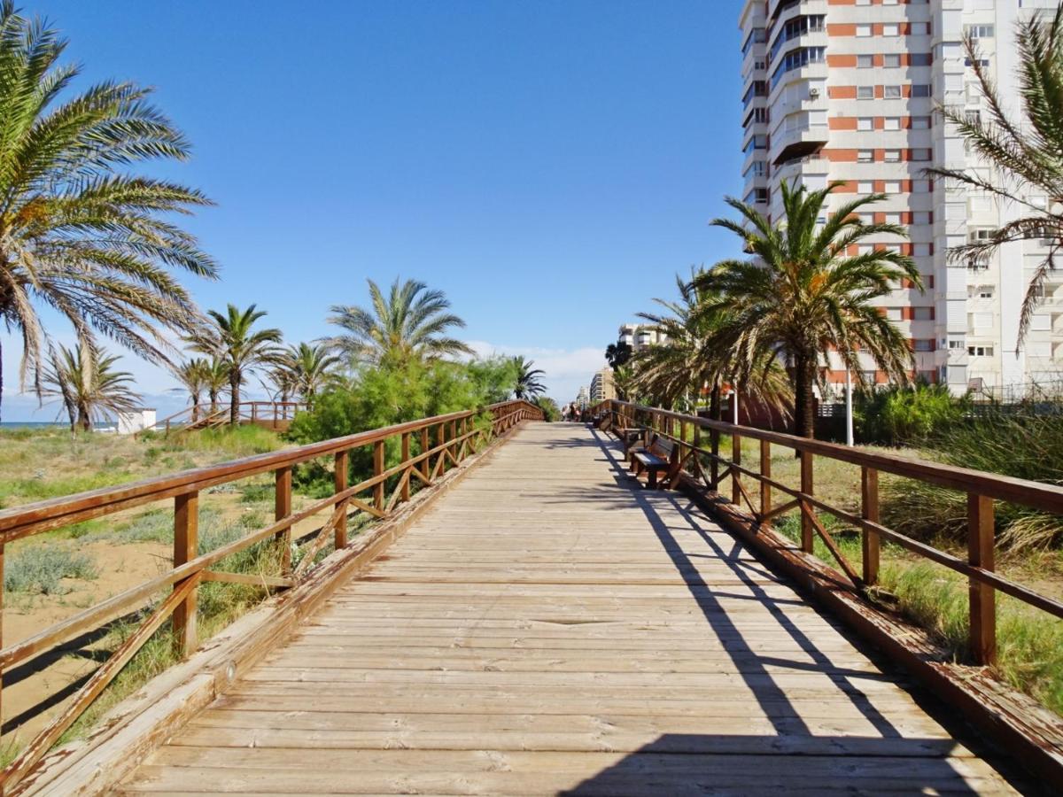 Aigua Blava Primera Linea - Alquiler Solo Familias Playa de Gandia Екстериор снимка
